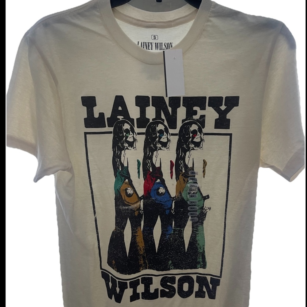 Lainey Wilson Short Sleeve Graphic T-Shirt Ivory Adult Size Small